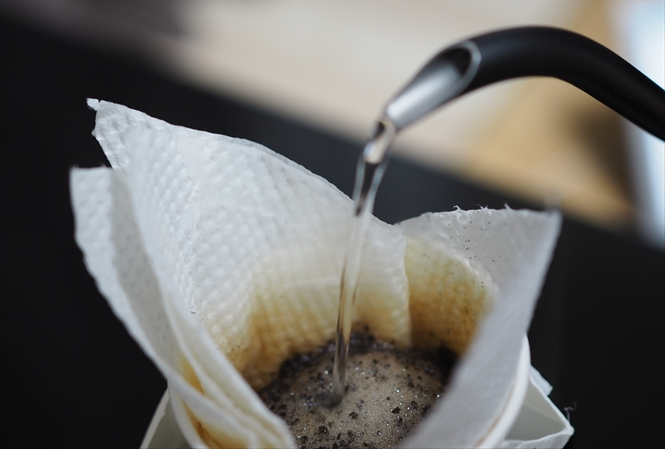 1791円 パーティを彩るご馳走や 高さ調節可能なコーヒードリッパースタンド上に注ぐコーヒーフィルター醸造ホルダー手コーヒーフィルターカップホルダーラック 作るコーヒーに直接マ